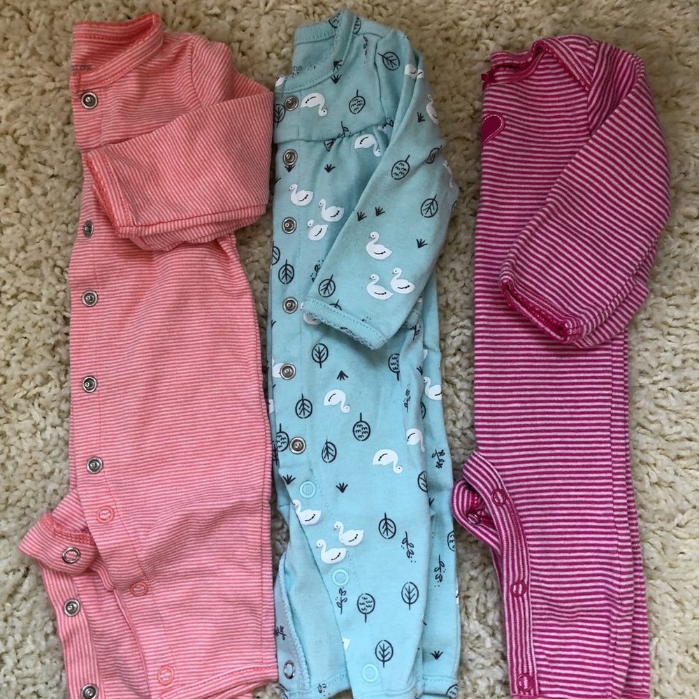 3 newborn outfits